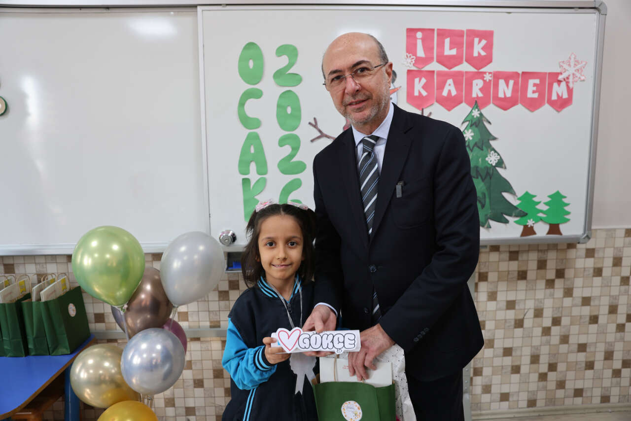 Selçuklu’da öğrenciler karnelerini böyle aldı 5